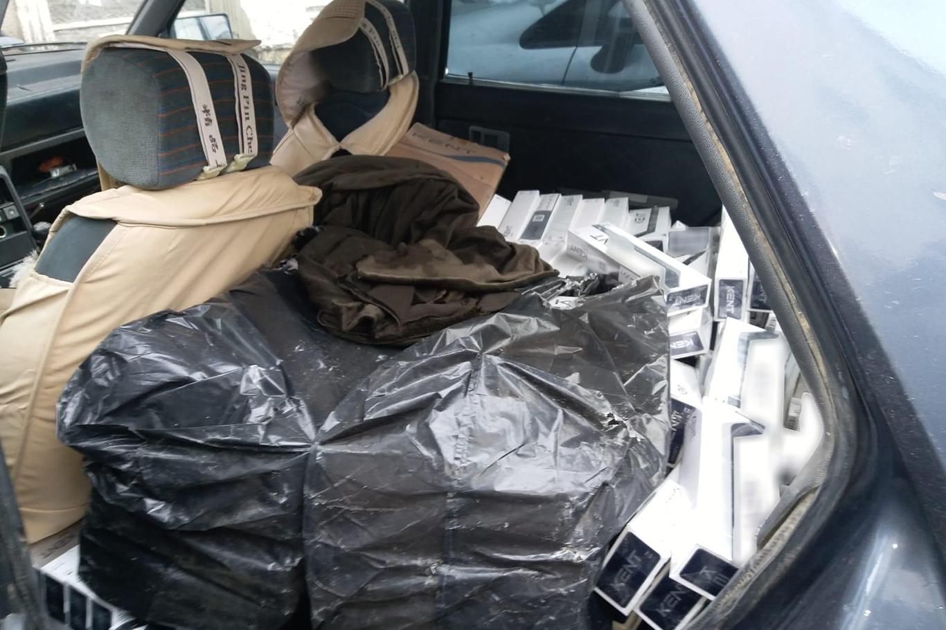 Durdurulan araçlardan 7 bin paket kaçak sigara ele geçirildi
